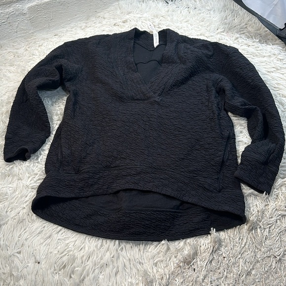Lululemon Rippled V-Neck Pullover Black - Picture 1 of 7